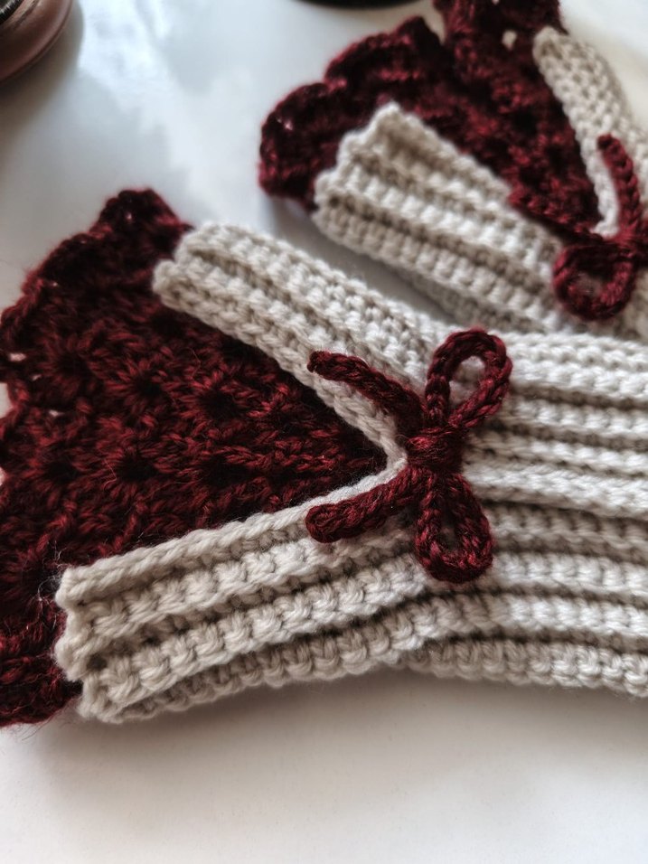 Bordo Detaylı Krem Örgü Kadın Eldiveni - Görsel 4