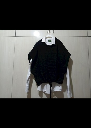 Siyah Kemerli Kısa Triko Sweatshirt