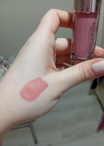 Revolution Pout Bomb Plumping Lip Gloss - Görsel 5