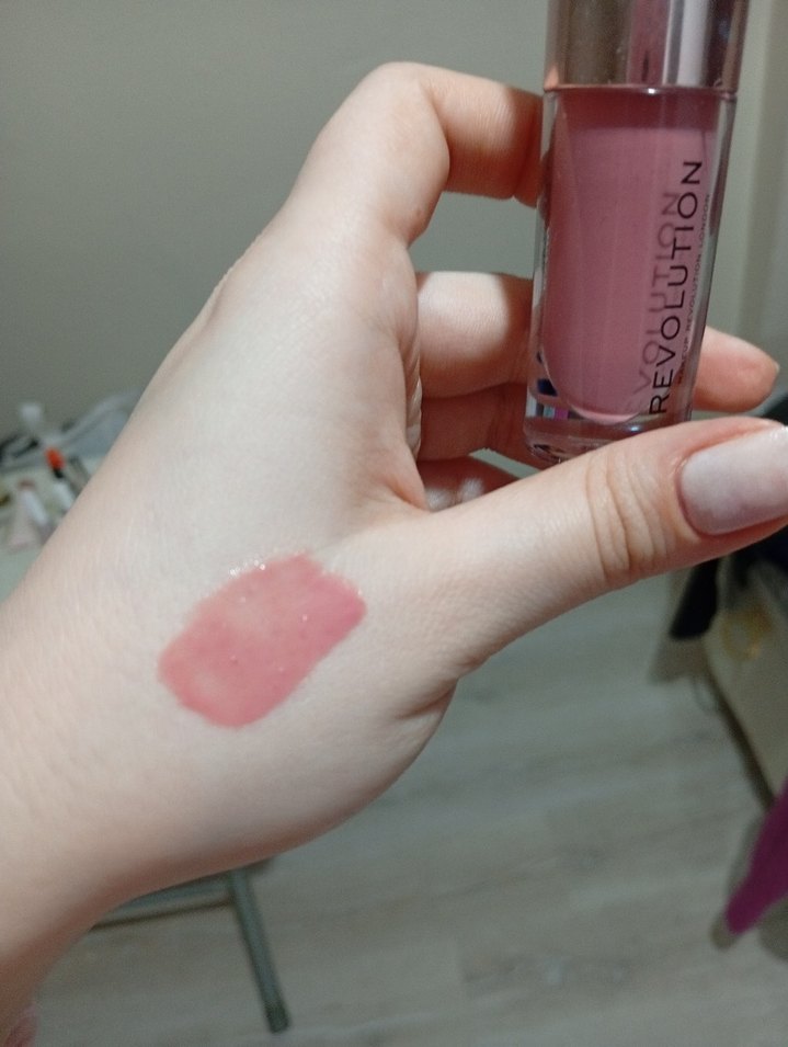 Revolution Pout Bomb Plumping Lip Gloss - Görsel 5