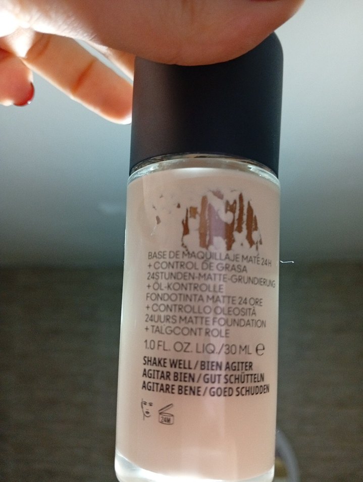 MAC Studio Fix Fluid Fondöten SPF 15 - Görsel 4