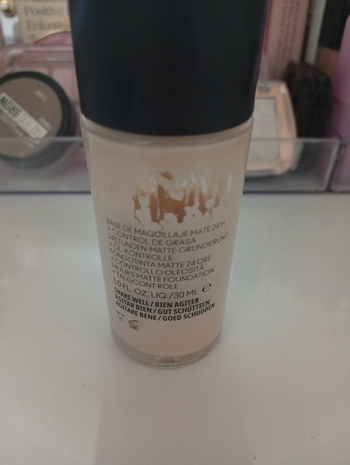MAC Studio Fix Fluid Fondöten SPF 15 - Görsel 2