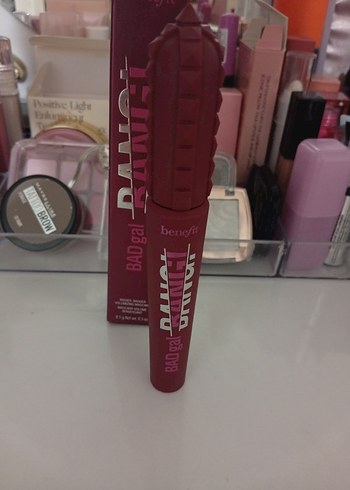 Benefit Badgal Maskara Wild Plum - Görsel 6