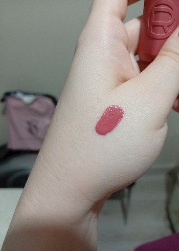 Beden pembe Renk L'Oréal Paris Infallible Mat Ruj 210