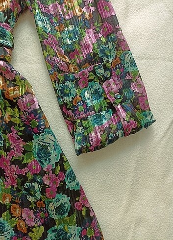 34 Beden çeşitli Renk Zara 34 beden çiçekli mini elbise