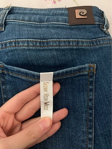 42 Beden mavi Renk Pierre Cardin Jean hiç giyilmedi skinny