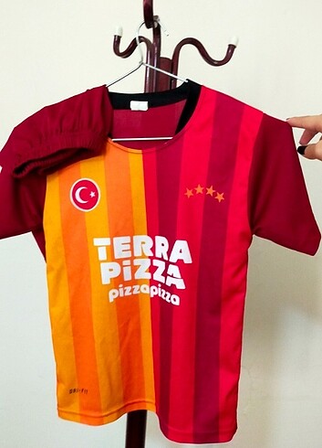 Erkek çocuk Galatasaray forması