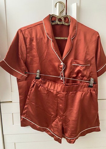 Kısa Kollu ipek saten tarçın renk Saten Şortlu Pijama Takımı