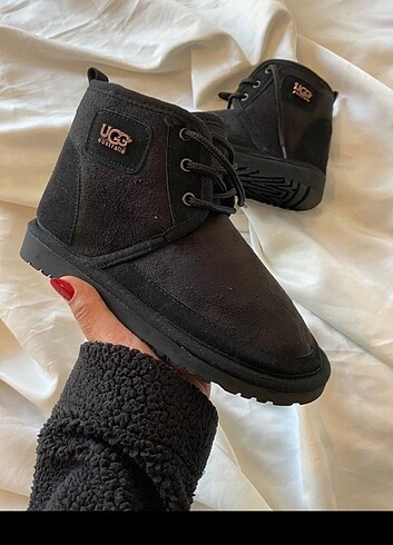UGG bağcıklı 