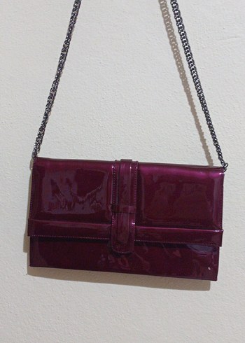 Bordo Parlak Deri Zincir Detaylı Kadın Çanta - Görsel 2