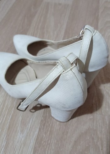 Beyaz Klasik Topuklu Kadın Abiye Ayakkabı - Görsel 4