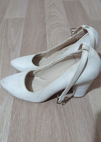 Beyaz Klasik Topuklu Kadın Abiye Ayakkabı - Görsel 2