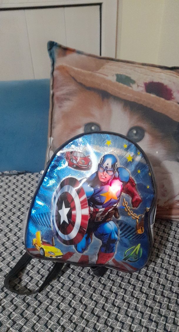 Çocuklar için Renkli Kaptan Amerika Çocuk Çantası - Görsel 3