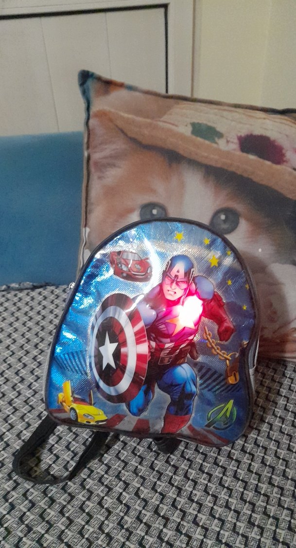 Çocuklar için Renkli Kaptan Amerika Çocuk Çantası - Görsel 2