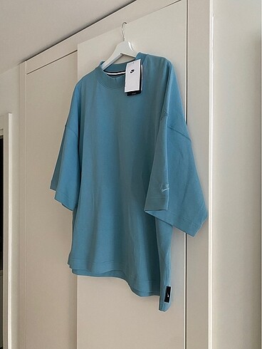 l Beden Nike Tech Fleece Reimagined Short-Sleeve