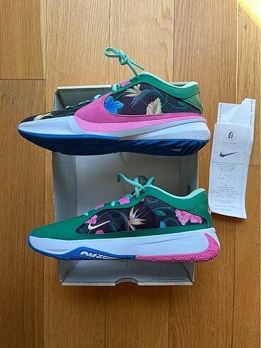 Giannis Freak 5
