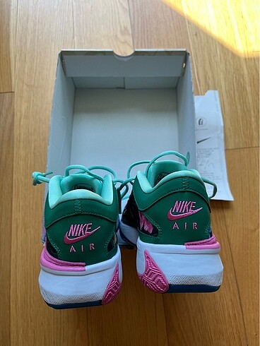 Nike Giannis Freak 5