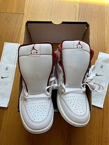 44 Beden beyaz Renk Jordan 1 Mid Dune Red