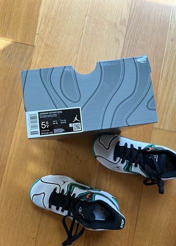 36,5 Beden beyaz Renk Jordan Tatum 3