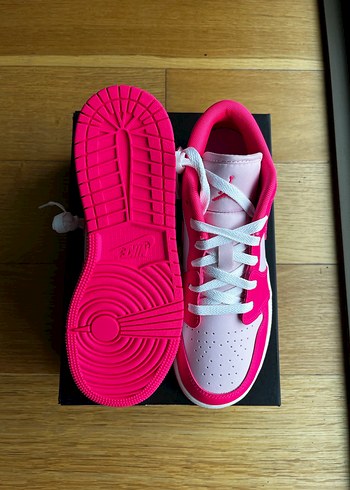Air Jordan 1 Low Hyper Pink - Görsel 3