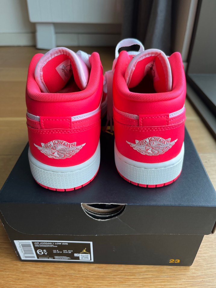 Nike Air Jordan 1 Low Hyper Pink - Görsel 4