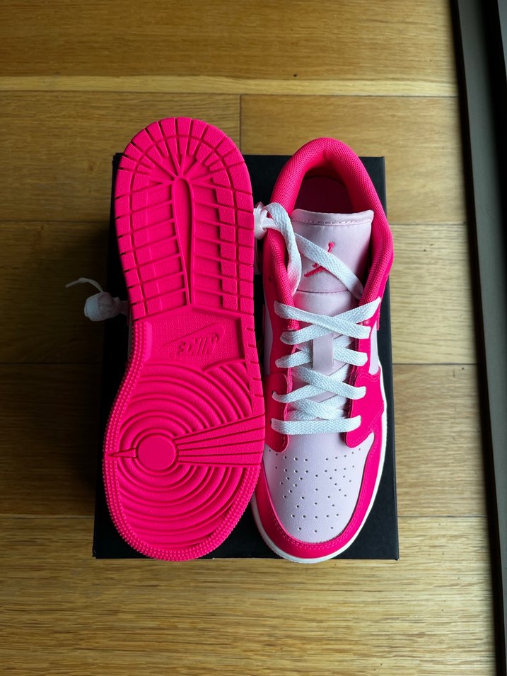 Nike Air Jordan 1 Low Hyper Pink - Görsel 3