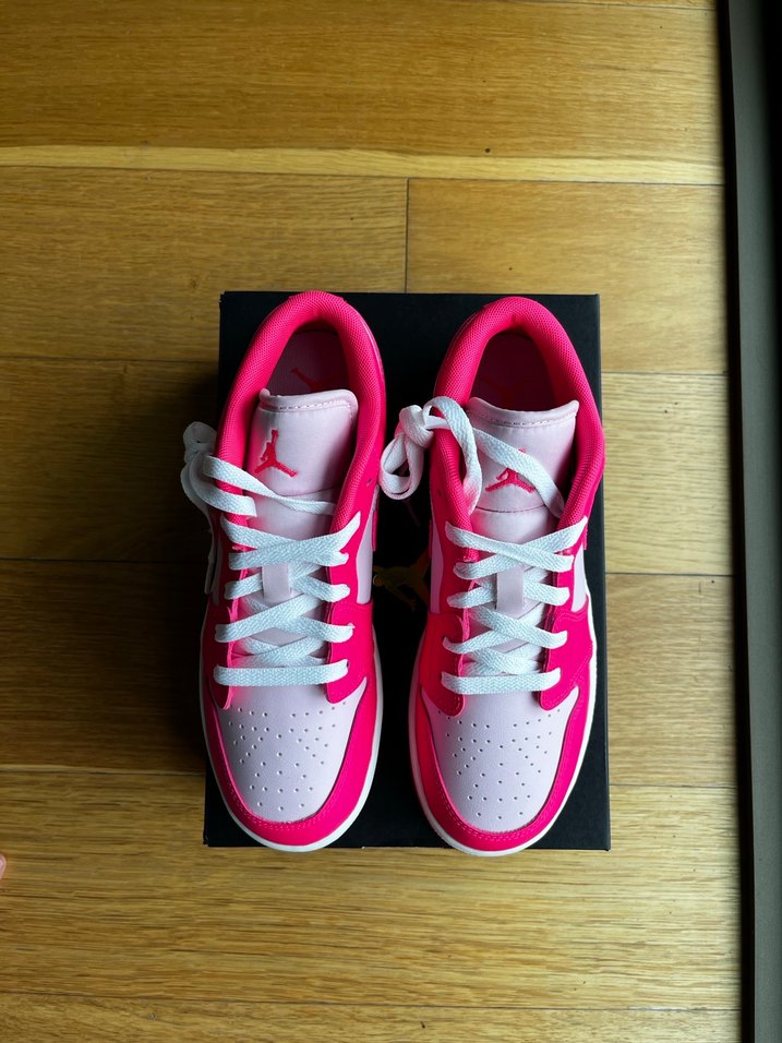 Nike Air Jordan 1 Low Hyper Pink - Görsel 2