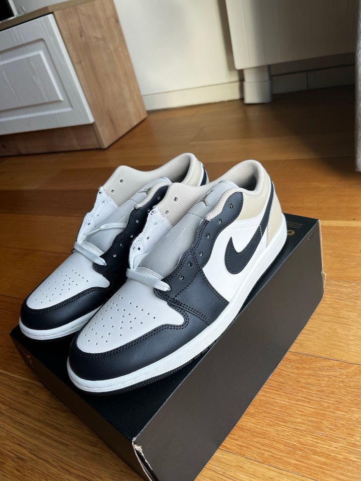 Air Jordan 1 Low White Summit Latter - Görsel 3