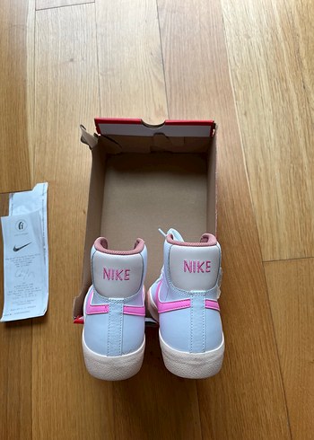 39 Beden Nike Blazzer Mid 77