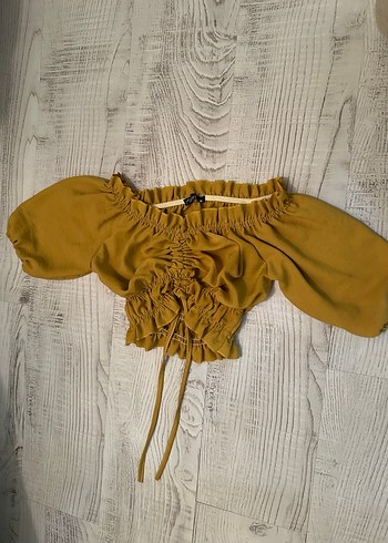 Volanlı, kısa, bol kesim kadın bluz - Görsel 2