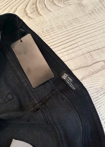 Kadın Siyah Düğmeli Regular Fit Kot Pantolon - Görsel 3