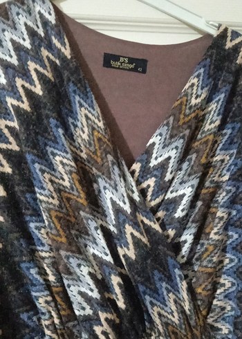 V Yaka Uzun Kollu Pilili Bohem Elbise - Görsel 4