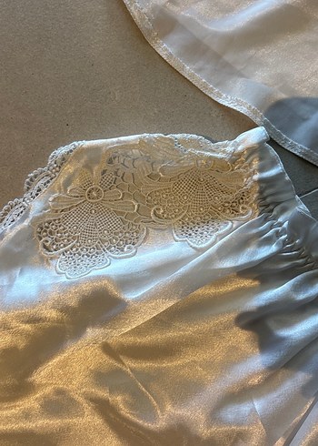 l Beden Beyaz Saten Dantel Detaylı Mini Kadın Pijama Takımı