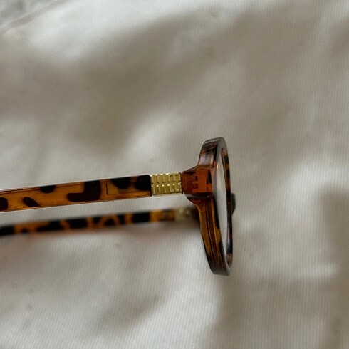 Beden miu miu leopar gözlük muadili