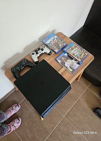 Sony Ps4 500gb 4 oyunlu çift kol kırılmamış orijinal İnternete bağlan
