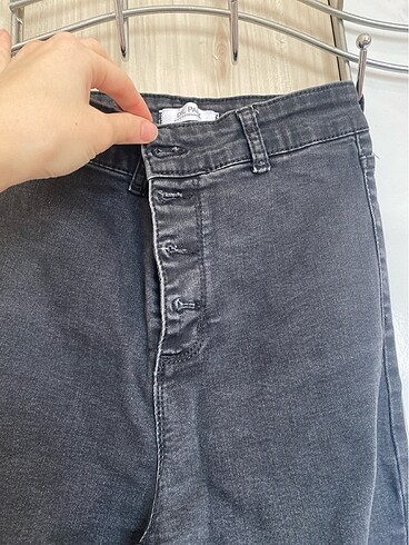 26 Beden siyah Renk Düğmeli pantolon