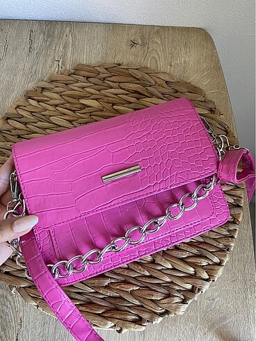 Pembe Çanta