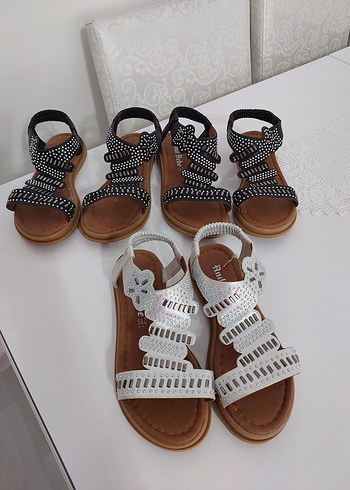 Diğer kız çocuk sandalet