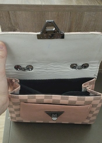 Beden Zincir Detaylı Pembe Kareli Kadın Çanta