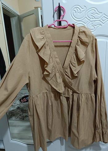 xl Beden Bej Fırfırlı gömlek,V Yaka