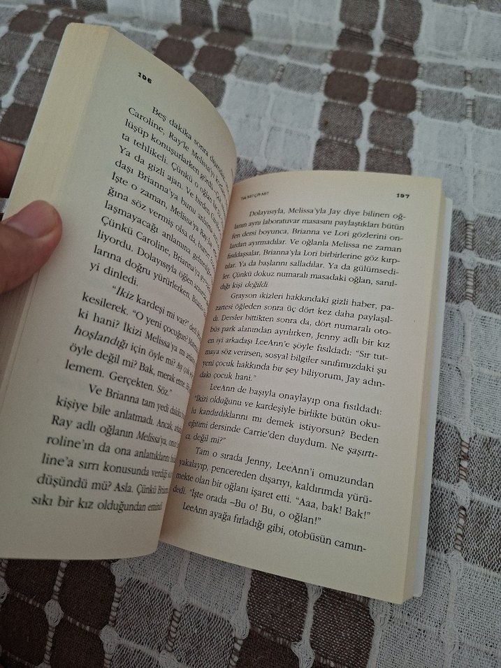 Tek mi? Çift mi? - Andrew Clements - Görsel 4