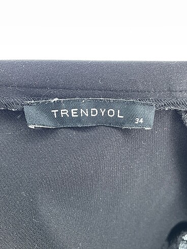 34 Beden siyah Renk Trendyol & Milla Bluz %70 İndirimli.