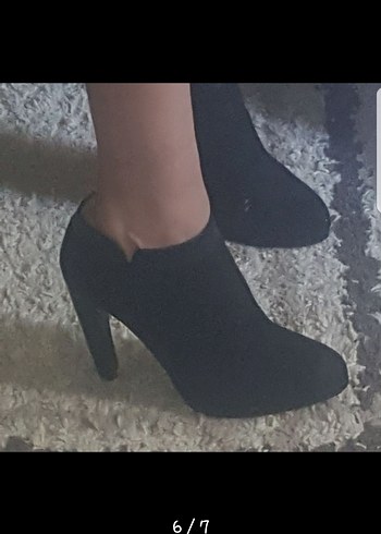 Siyah Yılan Desenli Süet Topuklu Kadın Bot - Görsel 4