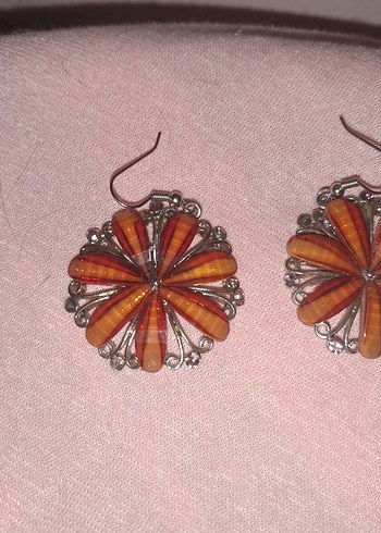 Bej Çiçek Desenli Boncuklu Midi Küpe - Görsel 3