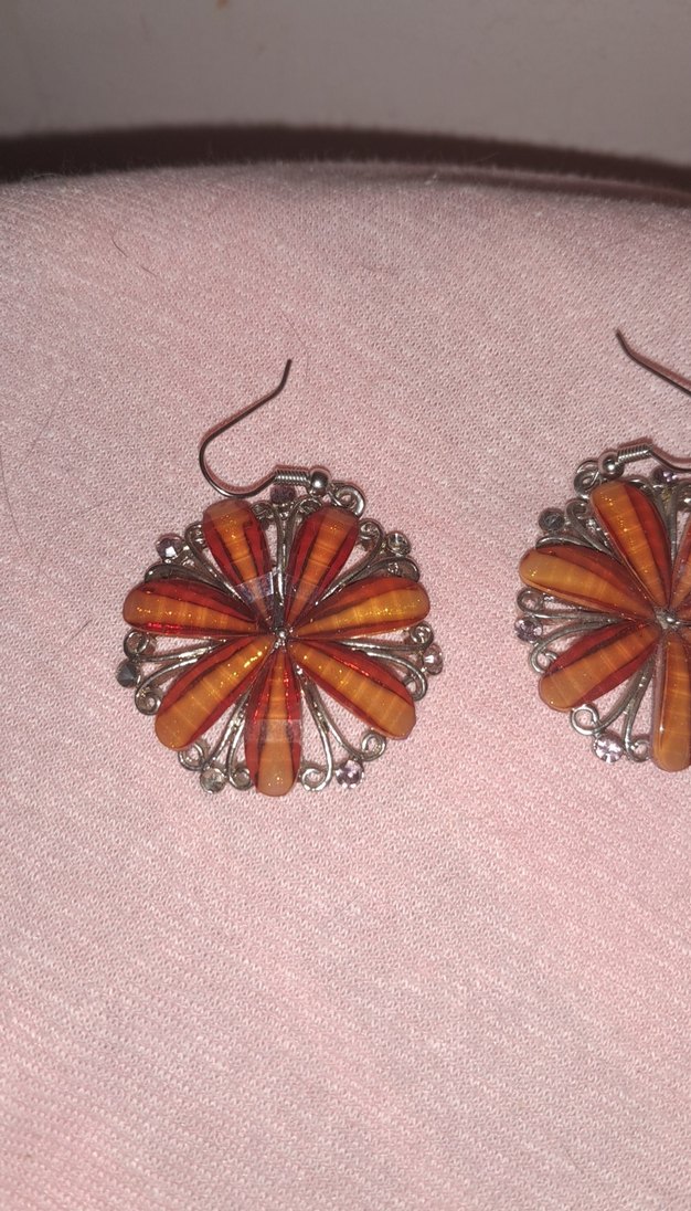 Bej Çiçek Desenli Boncuklu Midi Küpe - Görsel 3