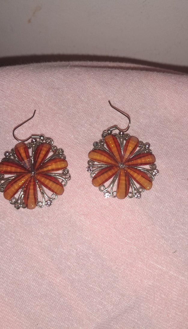 Bej Çiçek Desenli Boncuklu Midi Küpe - Görsel 2