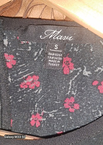 Çiçek Desenli Siyah Elbise - Görsel 6