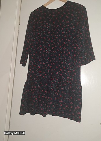 Çiçek Desenli Siyah Elbise - Görsel 2