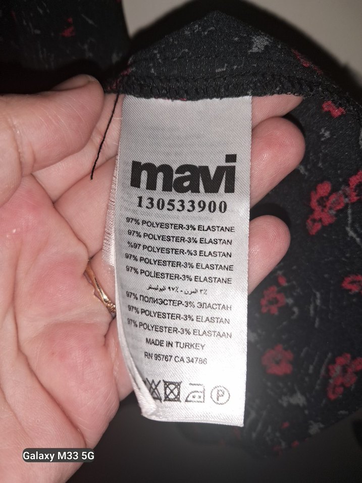 Çiçek Desenli Siyah Elbise - Görsel 4