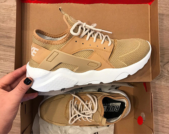 NİKE HUARACHE 
